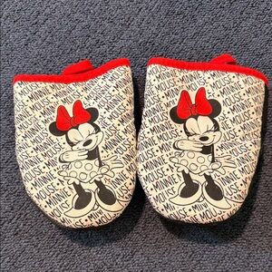 Disney Minnie Mouse Oven Mitts NWOT